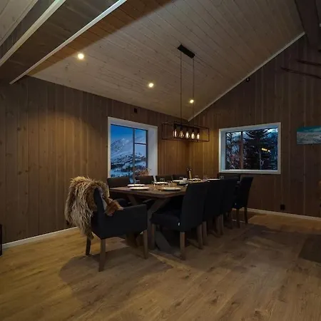 Hodlekvevegen 301, Ski Inn/ut