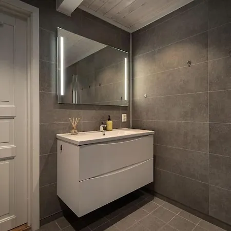 Hodlekvevegen 301, Ski Inn/ut *